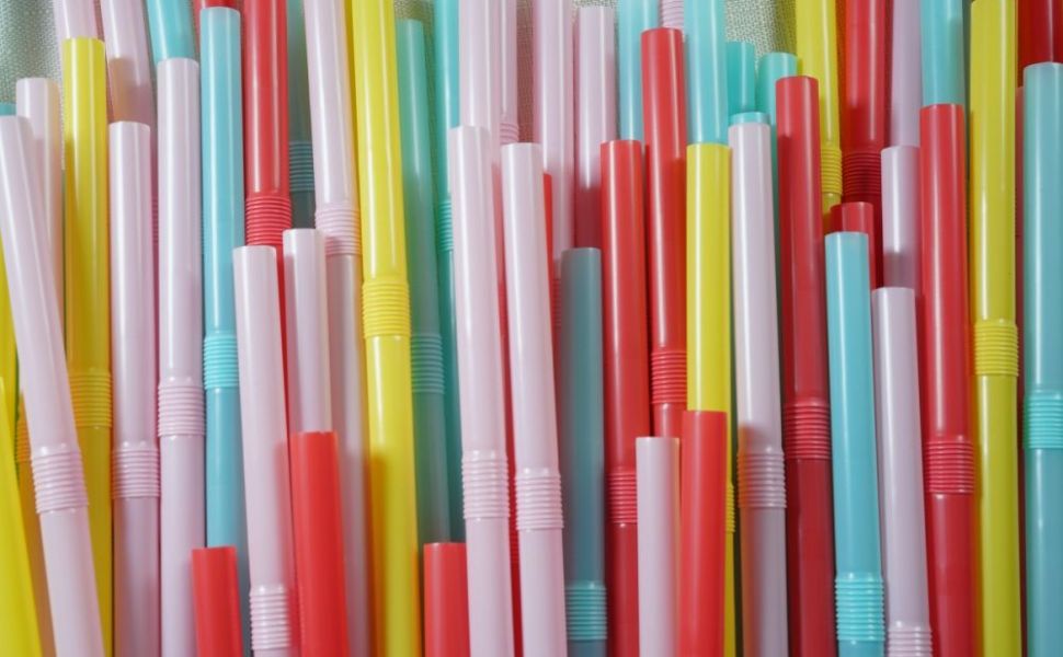 Rezultat revoluționar. A fost obținută o enzimă care poate descompune plasticul în doar câteva ore, nu în zeci de ani