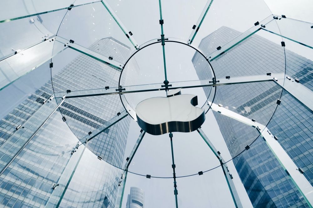 Apple nu mai este cea mai valoroasă companie din lume. Cine îi ia locul