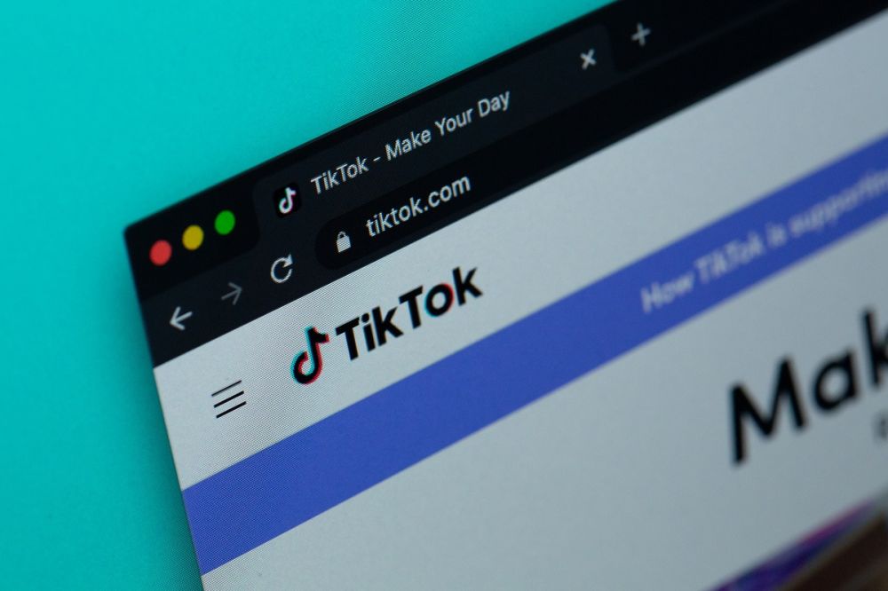 TikTok testează abonamente de tip Twitch pentru creatorii de conținut