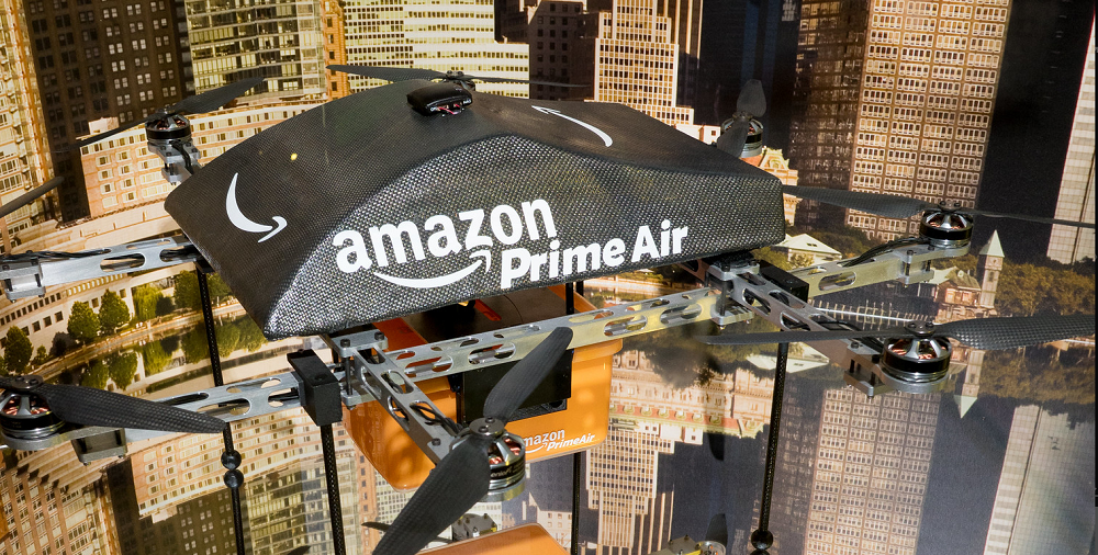 Amazon va începe livrările cu drone în acest an, în SUA