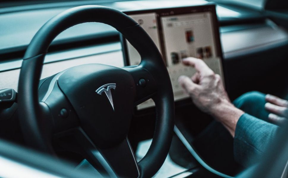 Șeful pentru AI și Autopilot de la Tesla părăsește compania după 5 ani