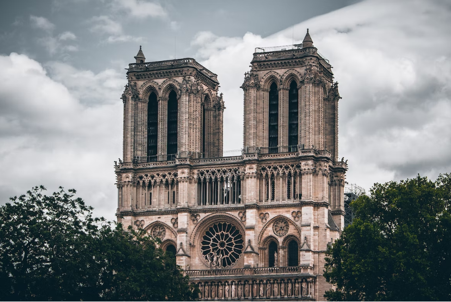 Surpriza majoră dezvăluită în urma incendiului de la catedrala Notre Dame din Paris