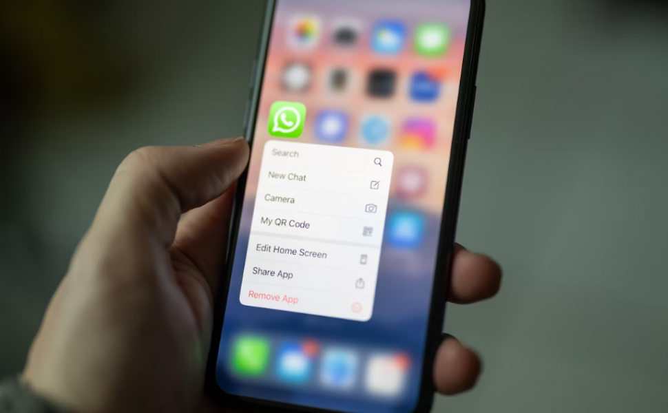 Acum îți poți proteja printr-o parolă specială conversațiile importante din WhatsApp